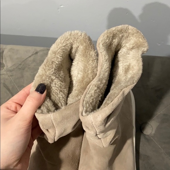 Fur lined ankle boots - Picture 2 of 3